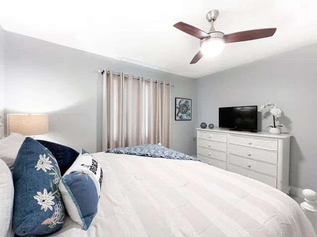 Unit 202 photo 26
