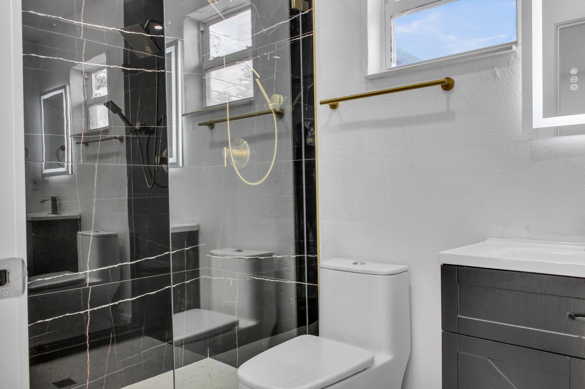 Residence photo 16