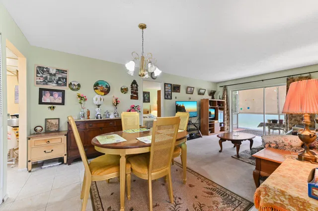 Unit 368 photo 3