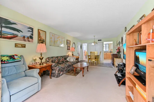Unit 368 photo 10