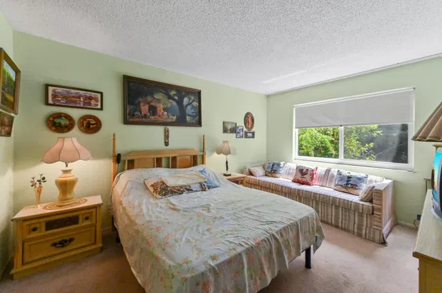 Unit 368 photo 12