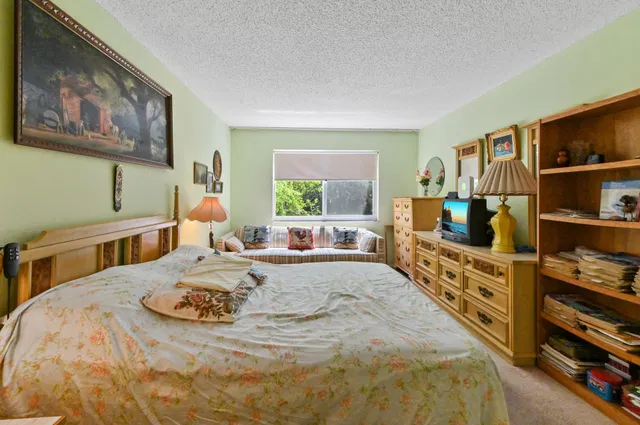 Unit 368 photo 13