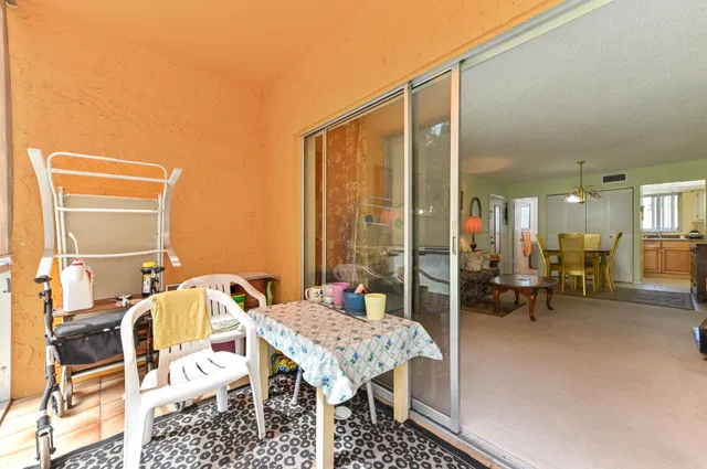 Unit 368 photo 17