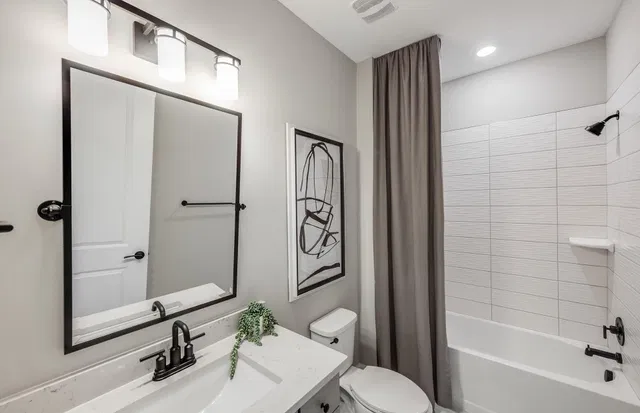 Unit 263 Ashby photo 15