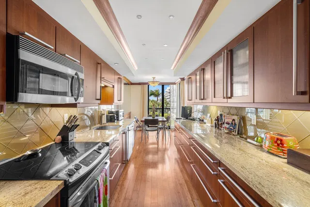 South Palm Beach Unit 304 photo 6