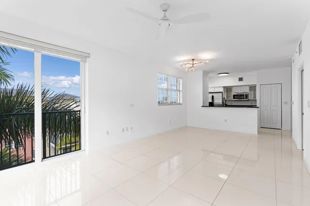 The Astor Unit 505 photo 5