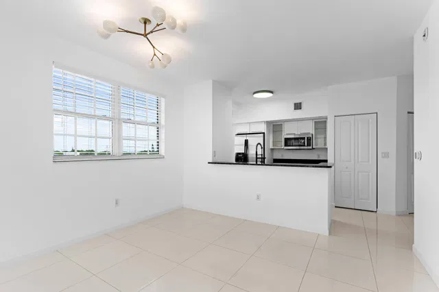 The Astor Unit 505 photo 6
