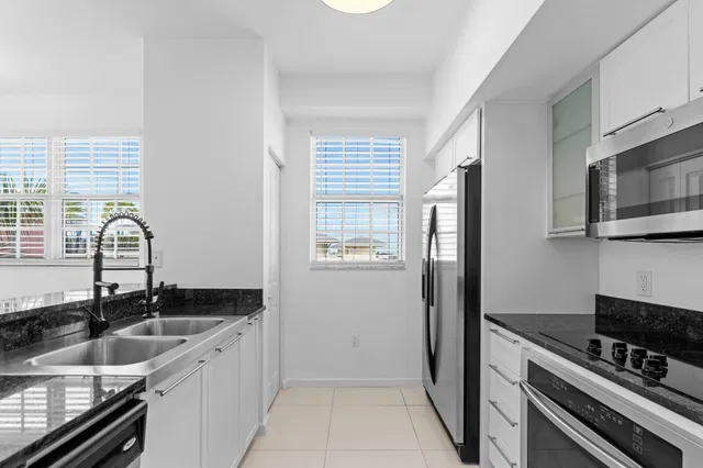 The Astor Unit 505 photo 7