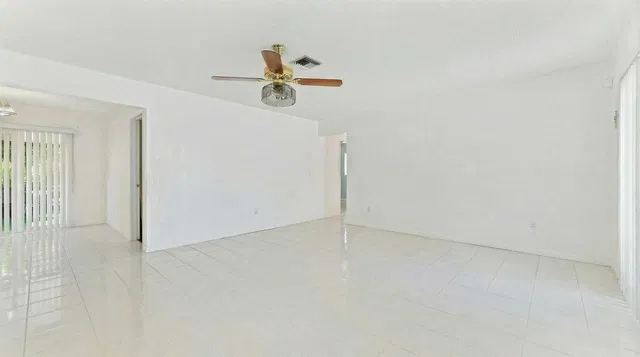  Residence photo 8