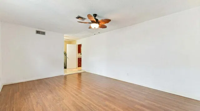  Residence photo 13