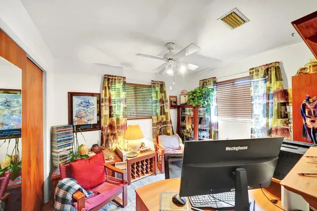 Residence photo 15