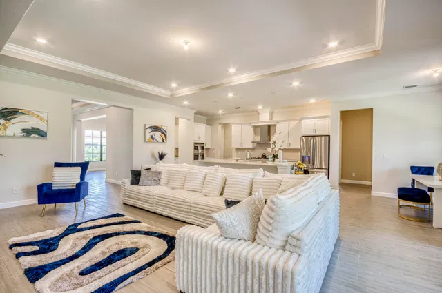 Residence photo 3