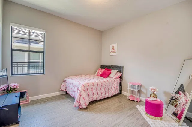 Residence photo 24