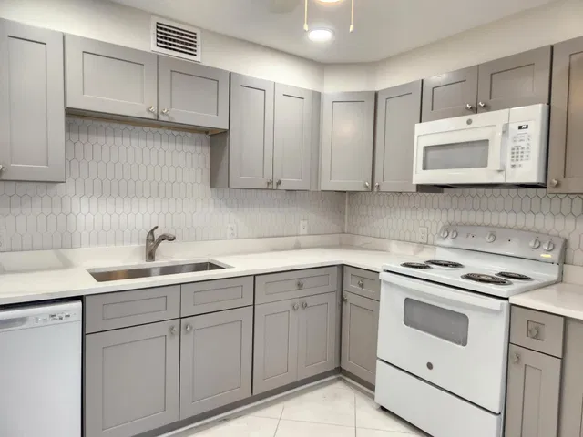  Residence photo 8