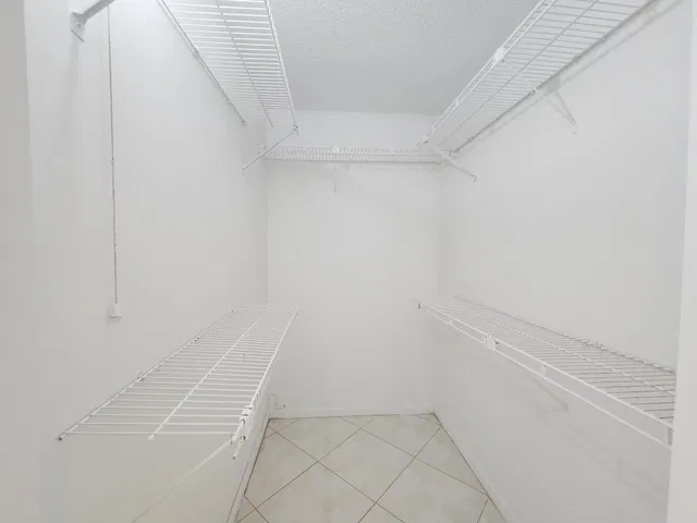  Residence photo 11