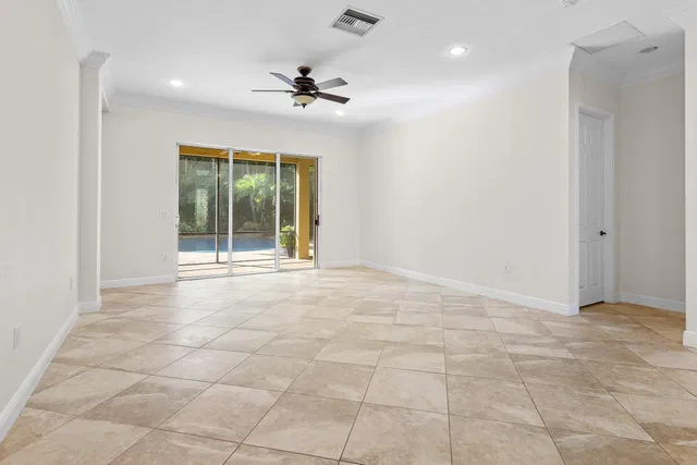 Residence photo 14