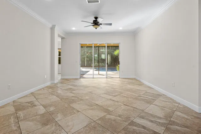 Residence photo 15