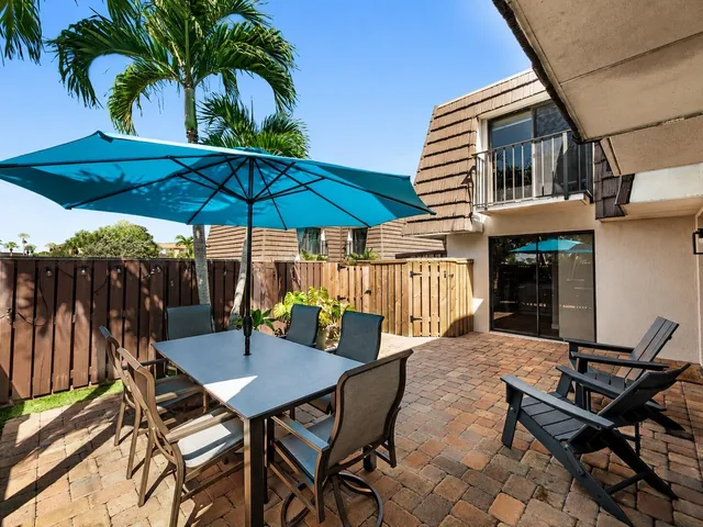Residence photo 2