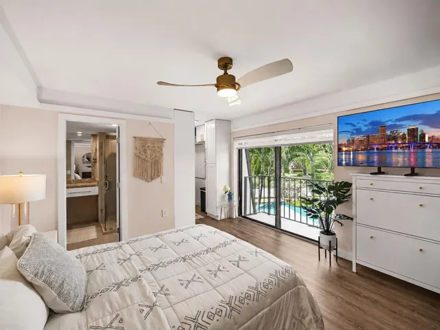 Residence photo 12