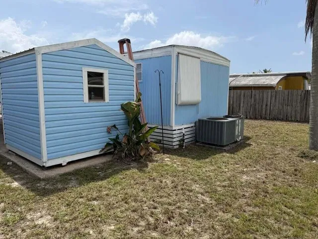 Residence photo 2