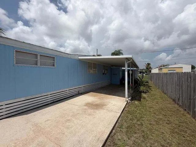 Residence photo 5