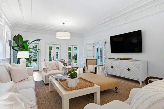 Royal Park Residence photo 9