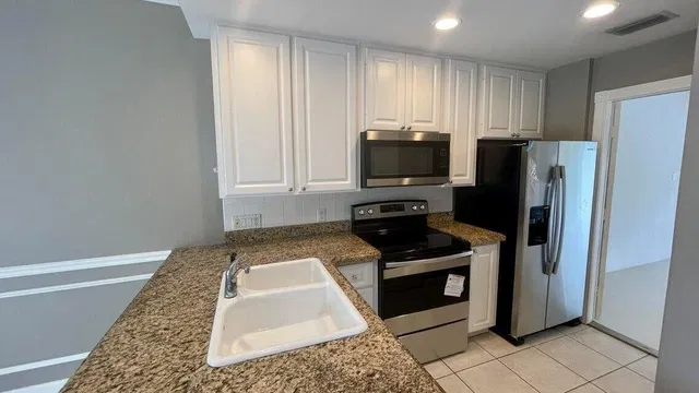 Residence photo 3