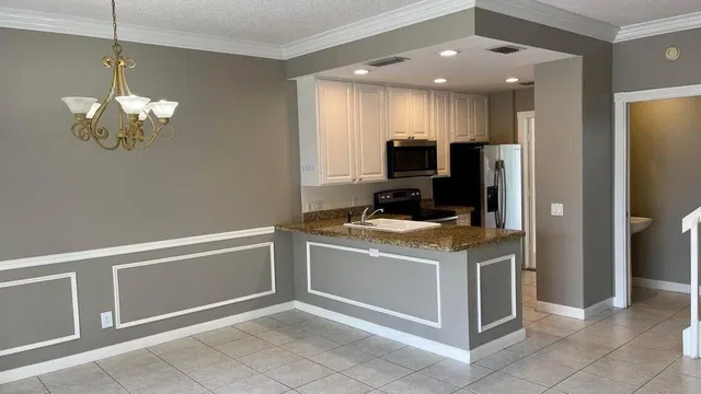 Residence photo 5