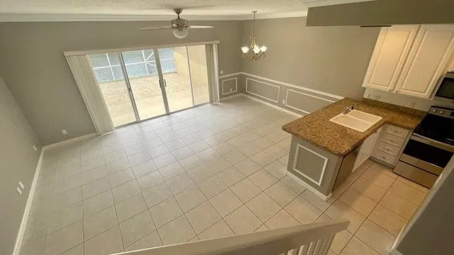Residence photo 8