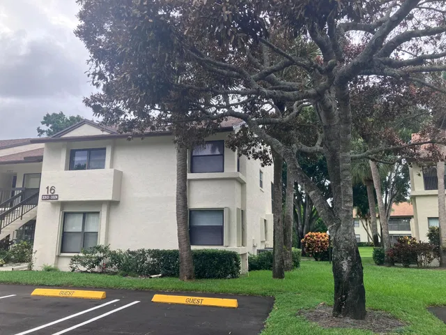 Unit 1616 photo 2