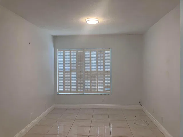 Unit 1616 photo 14