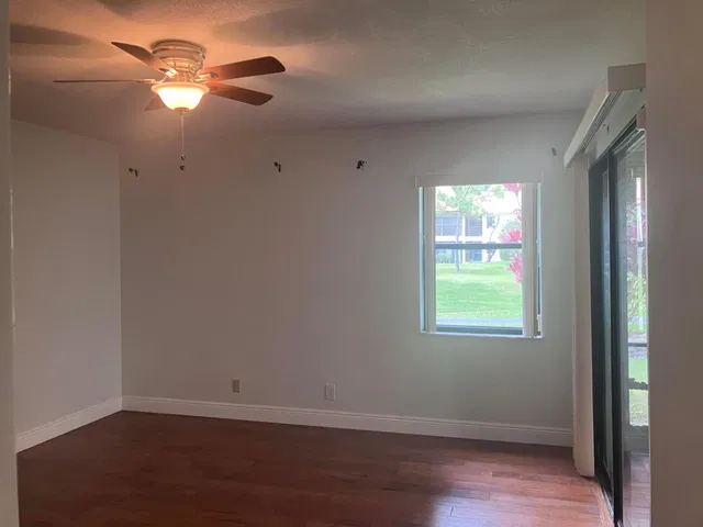 Unit 1616 photo 15