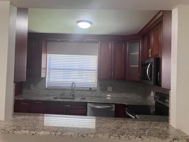 Unit 1616 photo 37