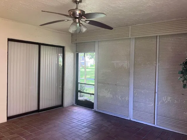 Unit 1616 photo 50