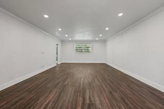 Unit 208 photo 12