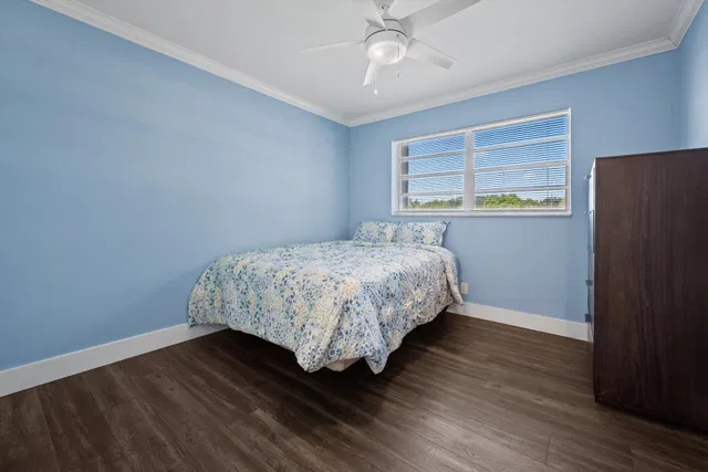 Unit 208 photo 22