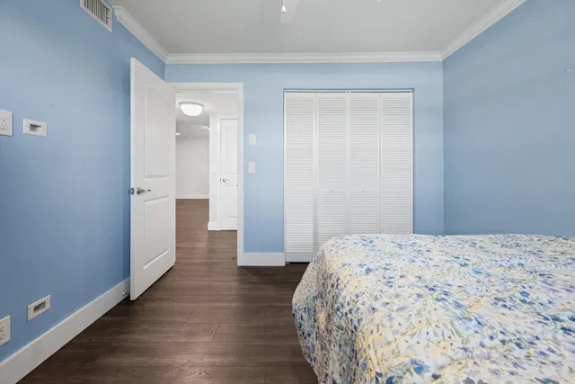 Unit 208 photo 23