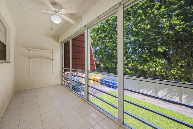 Unit 208 photo 26