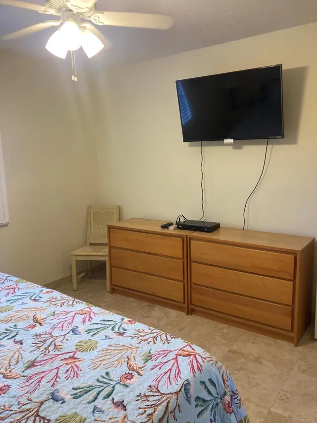 Unit 102 photo 9