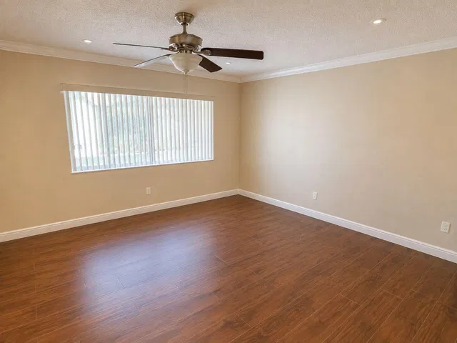 Unit 308 photo 12
