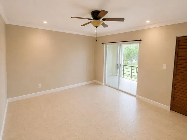 Unit 308 photo 15