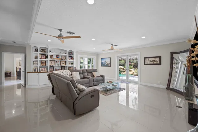 Residence photo 23