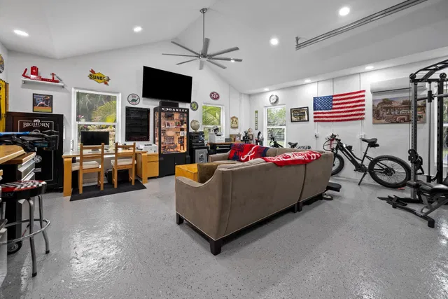 Residence photo 57