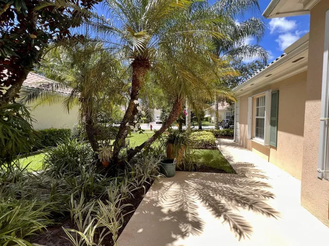 Residence photo 3