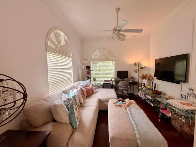 Residence photo 11