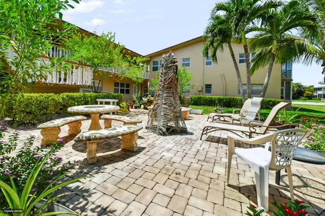 Residence photo 17