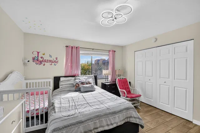 Unit 407 photo 18