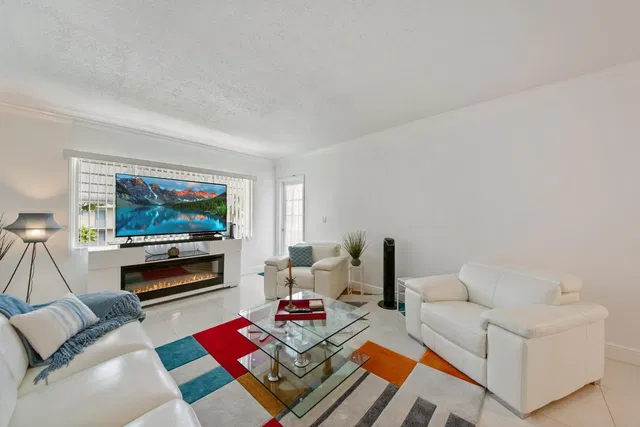 Unit 206 photo 2