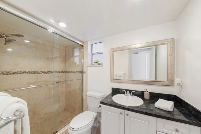 Unit 206 photo 12