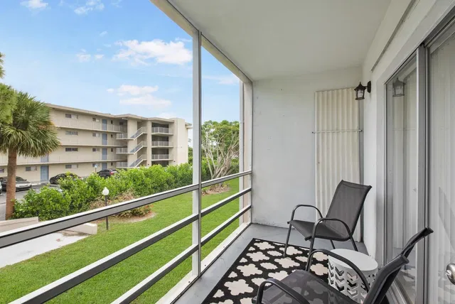 Unit 206 photo 14
